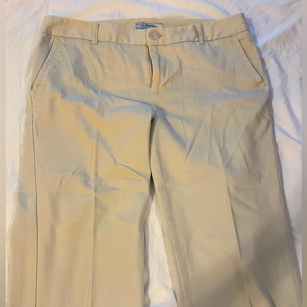 G H Bass & Co. Cream Capris Size 6